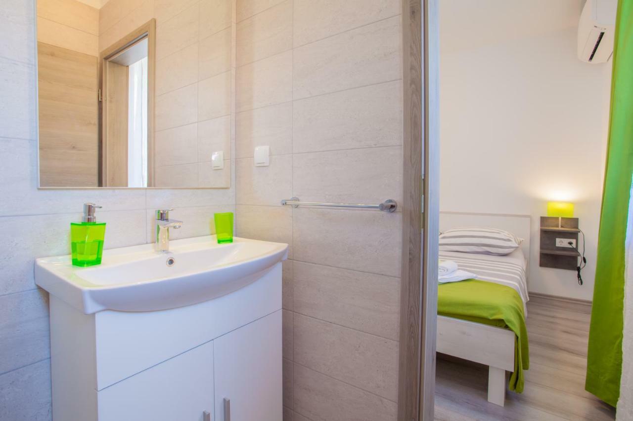 Room Elelina Cres Kültér fotó