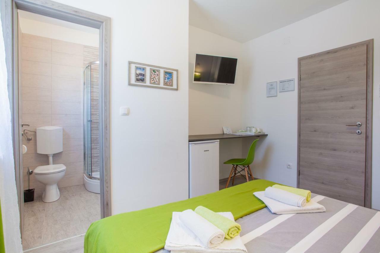 Room Elelina Cres Kültér fotó