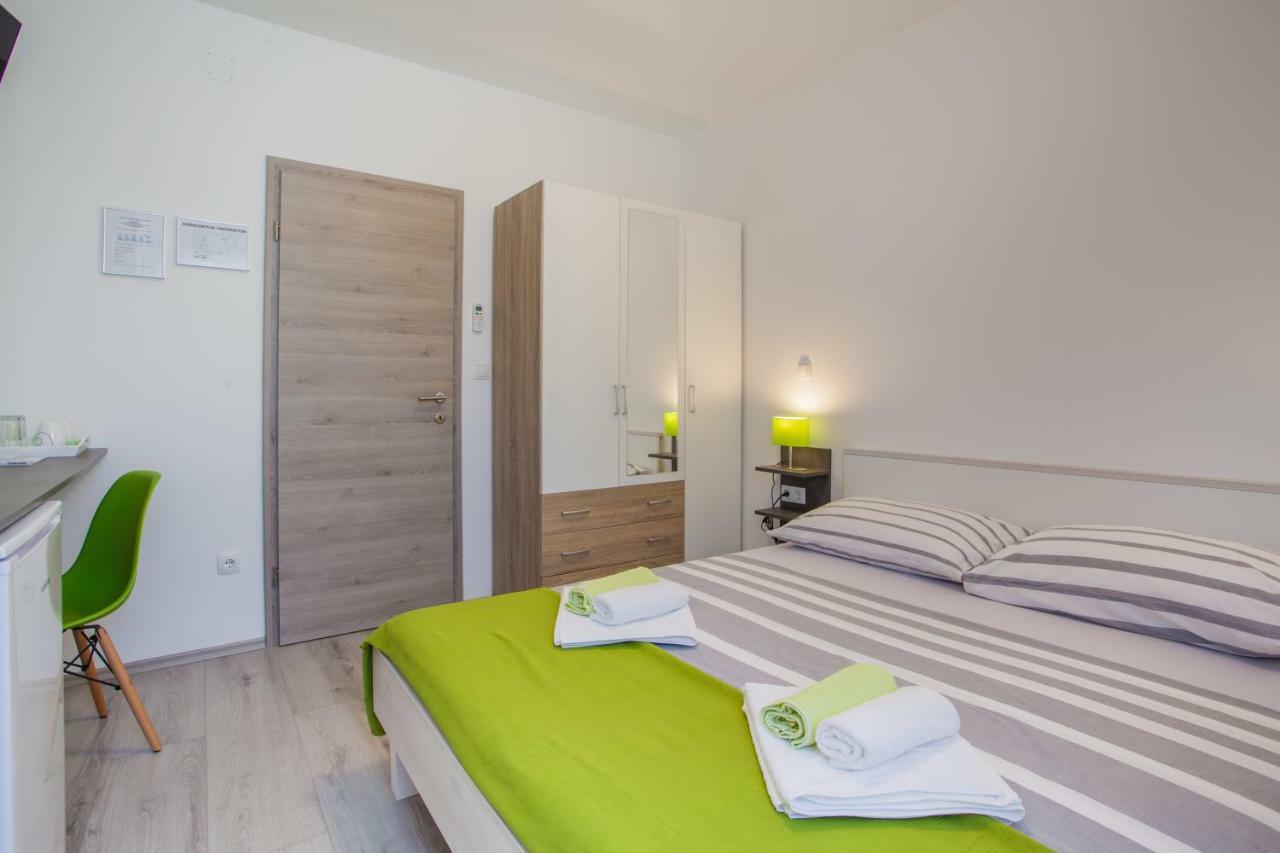 Room Elelina Cres Kültér fotó